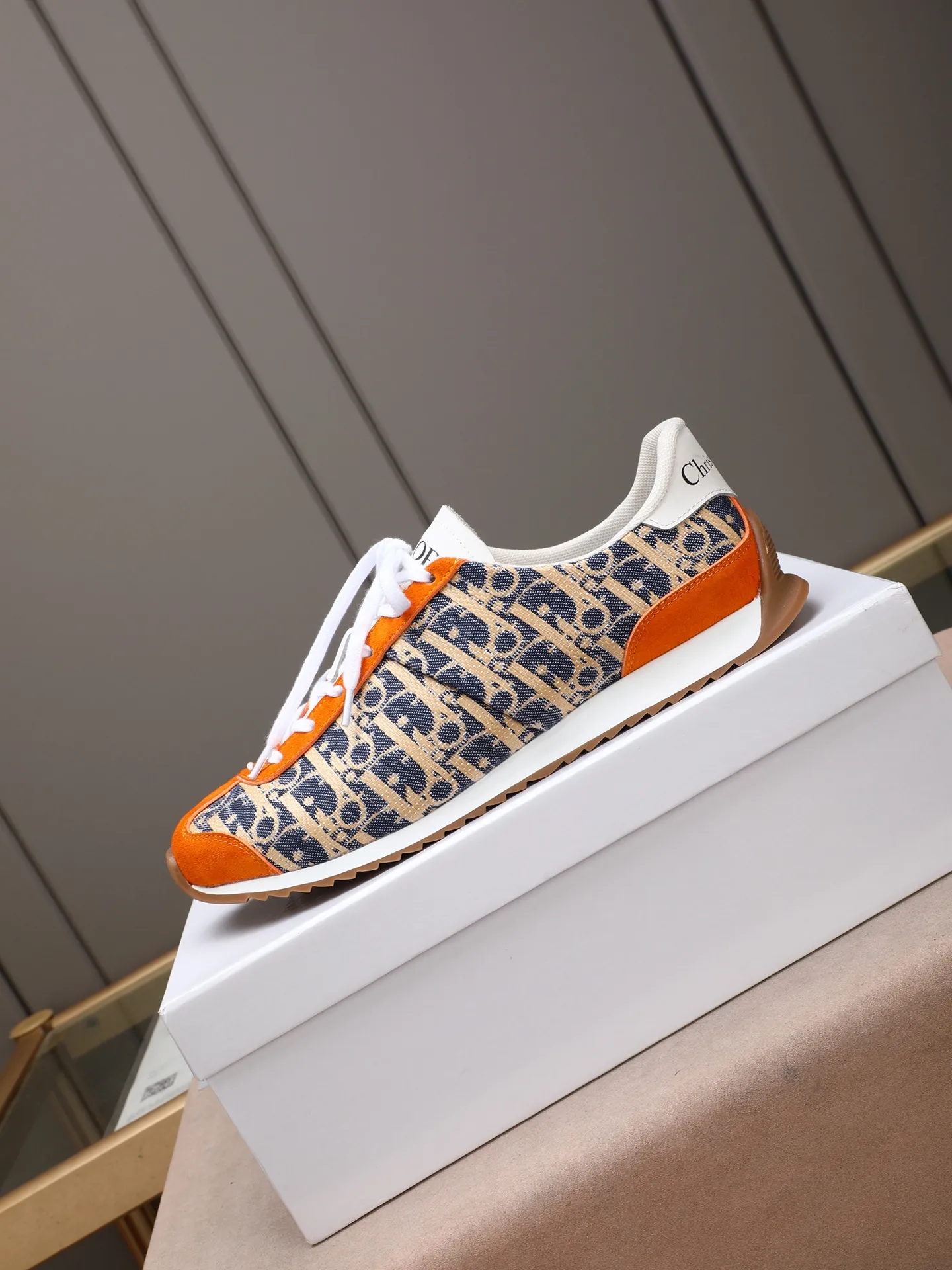 Men's shoes💰440 Dior【Dior】😘😘High-end series of casual men's shoes, simple and elegant👍👍👍The upper is made of first-layer genuine leather spliced ​​with Dior's special material [sun][sun]; imported first-layer sheepskin lining; special outsole, wear-resistant, lightweight, the overall design is harmonious and unified without lacking personality 👣🌟✨You deserve it! Multiple colors to choose from! 😍Size 38～44. (45 custom-made) The picture above is a big seller🔥🔥🔥